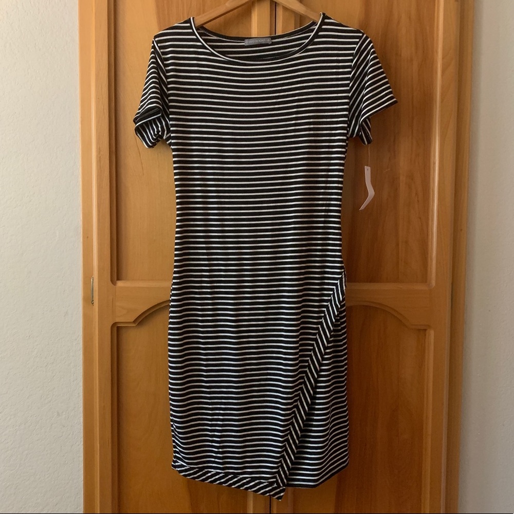 Loveappella Knit Dress - Picture 5 of 8